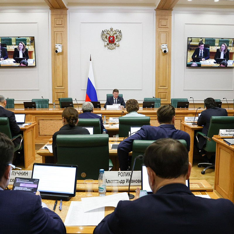 В Совете Федерации прошло расширенное заседание Комитета Совета Федерации по федеративному устройству, где был рассмотрен вопрос совершенствования законодательства об аварийном жилье