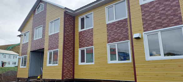 В селе Никольское Камчатского края ведется строительство дома для досрочного завершения в муниципальном образовании в 2022 году программы переселения граждан из аварийного жилья, признанного таковым до 1 января 2017 года 