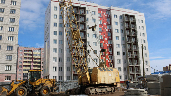 В городе Архангельске продолжается строительство двух многоквартирных домов, в которые из аварийного жилья переедут 904 человека