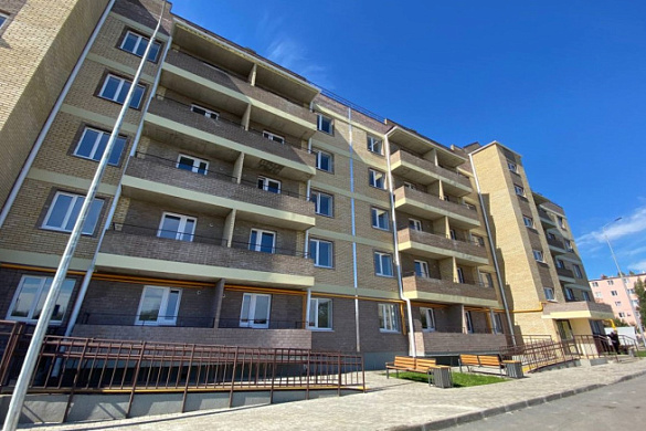 В городе Красный Сулин Ростовской области завершается строительство многоквартирного дома, в который из аварийного жилья переедут 75 человек